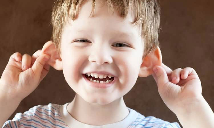 Çocuklarda kepçe kulak tedavisi şimdi çok kolay